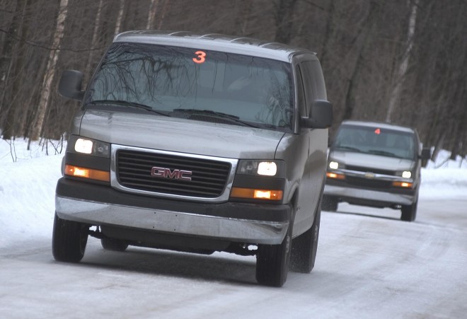 2004 GMC Savana Wallpapers