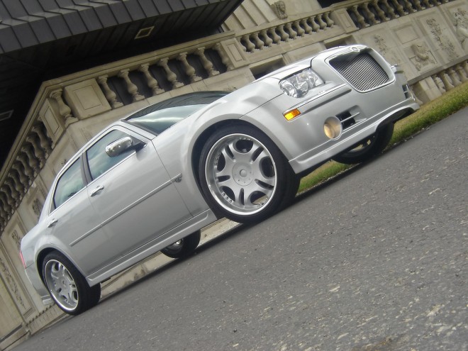 2005 Chrysler 300 Wallpapers