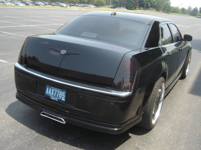 2005 Chrysler 300 Wallpapers