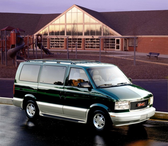 2005 GMC Safari Wallpapers