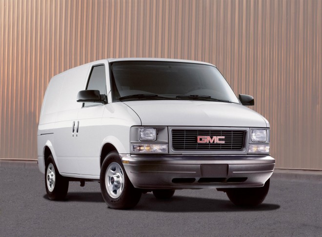 2005 GMC Safari Wallpapers