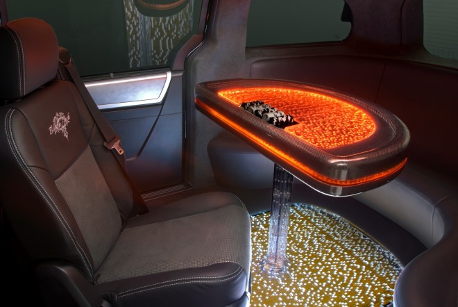 2007 Chrysler Town and Country Black Jack Wallpapers