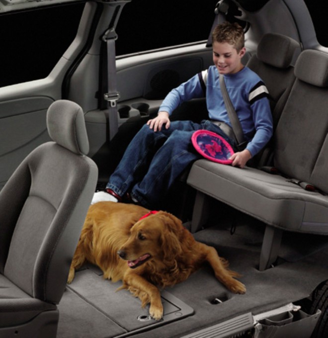 2007 Chrysler Town and Country Wallpapers