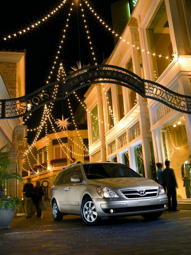 2008 Hyundai Entourage Wallpapers