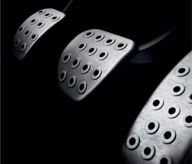 2008 Renault Laguna GT Wallpapers