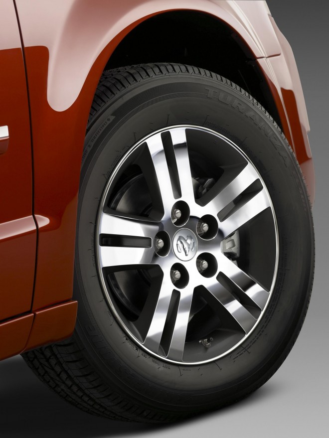 2009 Dodge Grand Caravan Wallpapers