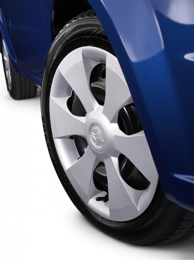 2009 Holden Barina Wallpapers