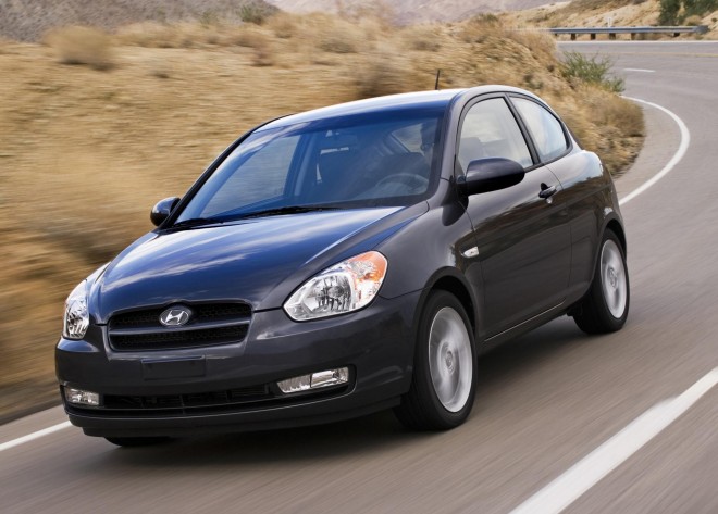 2009 Hyundai Accent Wallpapers
