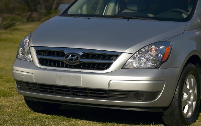 2009 Hyundai Entourage Wallpapers