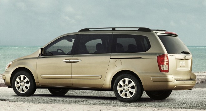 2009 Hyundai Entourage Wallpapers