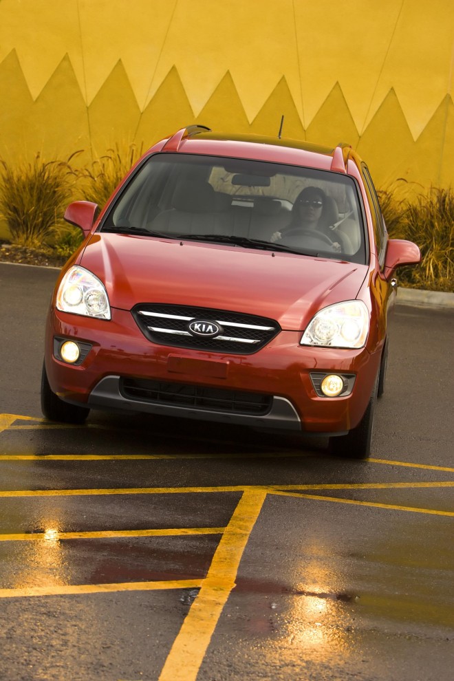 2009 Kia Rondo Wallpapers
