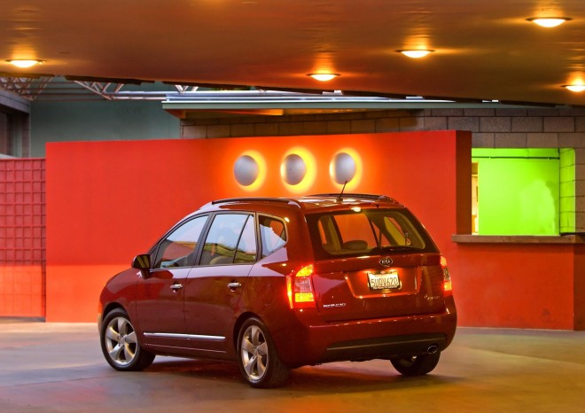 2009 Kia Rondo Wallpapers