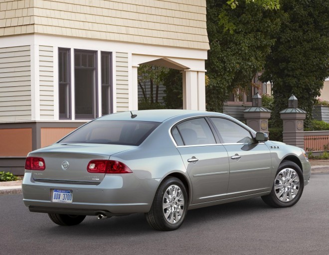 2010 Buick Lucerne Wallpapers