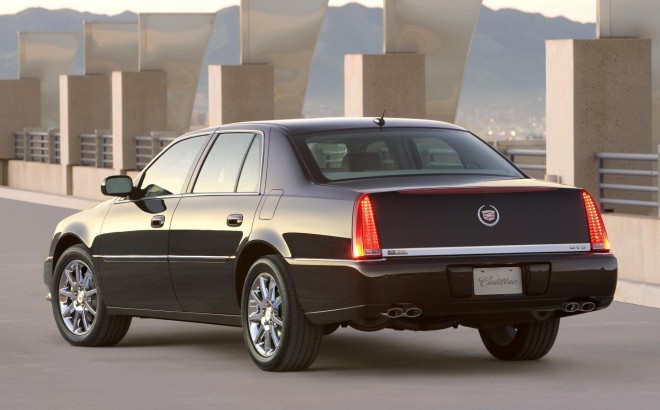 2010 Cadillac DTS Wallpapers