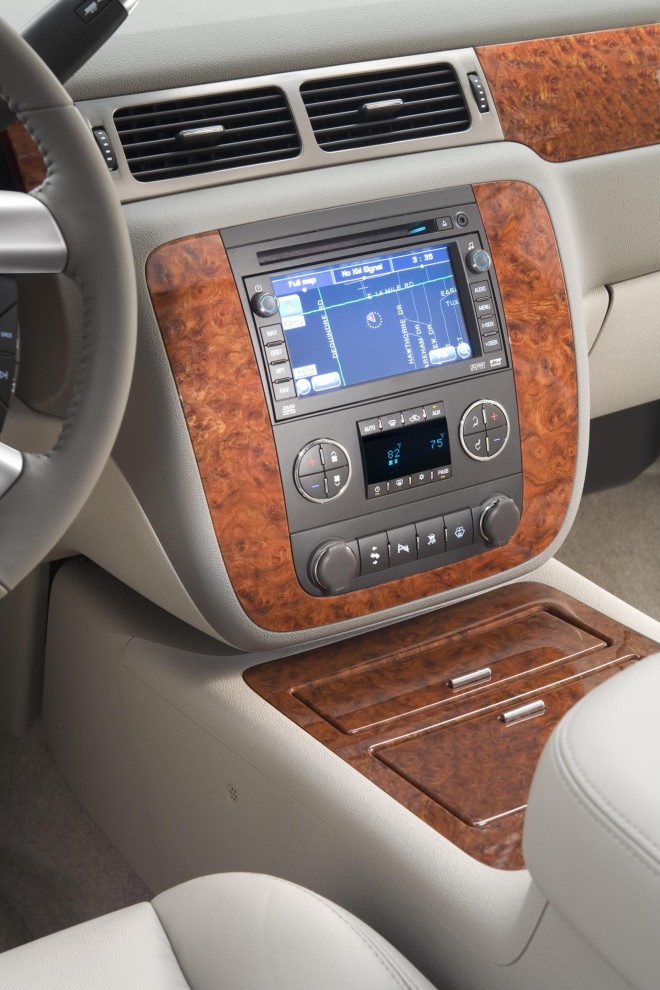 2010 Chevrolet Suburban Wallpapers