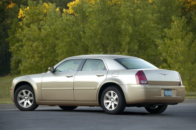 2010 Chrysler 300 Wallpapers