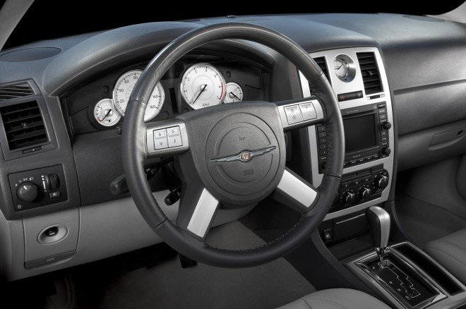 2010 Chrysler 300 Wallpapers