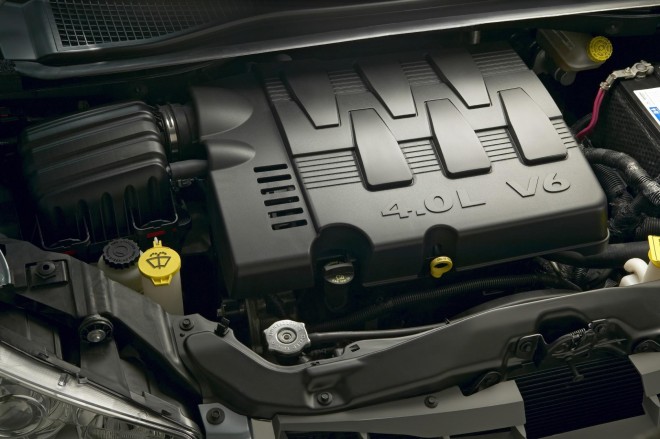 2010 Chrysler Town & Country Wallpapers