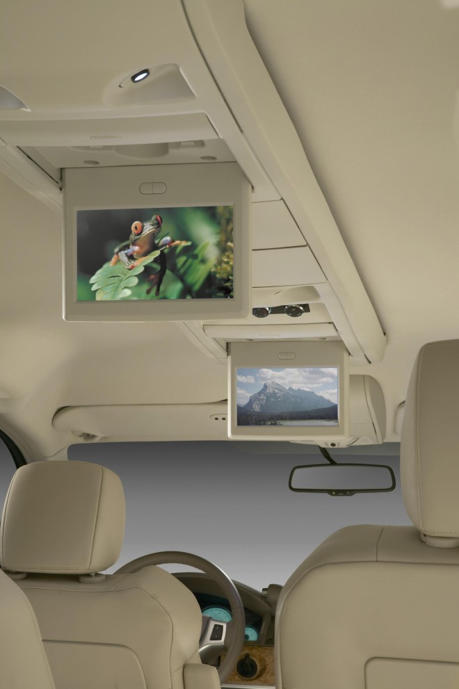 2010 Chrysler Town & Country Wallpapers