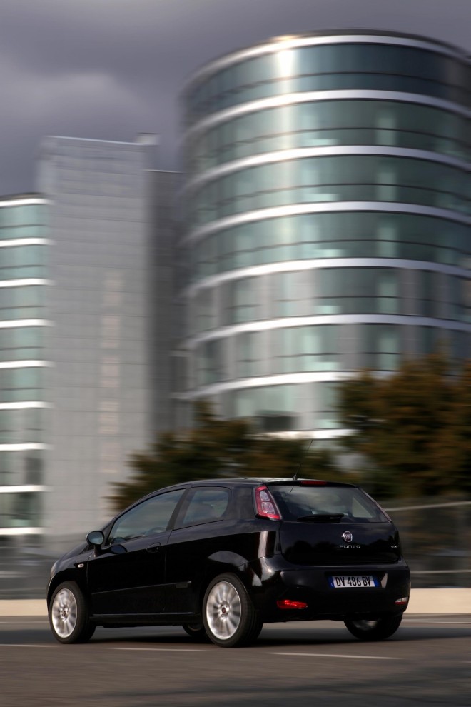 2010 Fiat Punto Evo Wallpapers