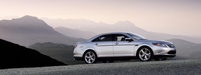 2010 Ford Taurus SHO Wallpapers