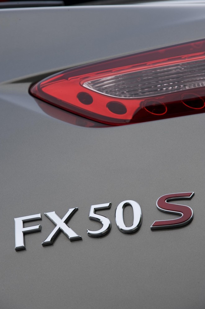 2010 Infiniti FX Wallpapers