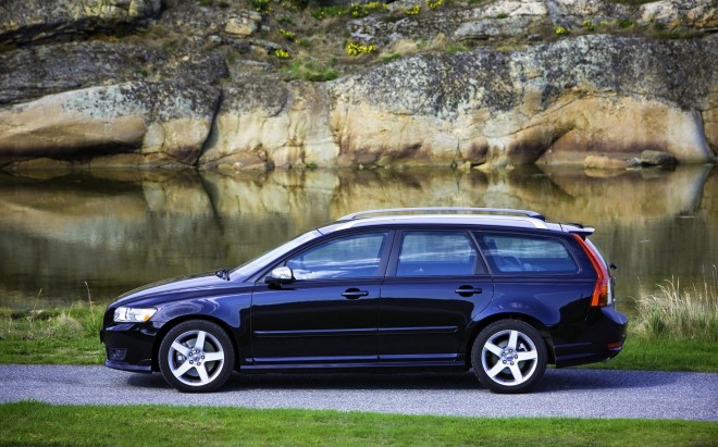 2010 Volvo V50 Wallpapers