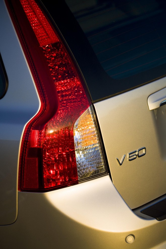 2010 Volvo V50 Wallpapers