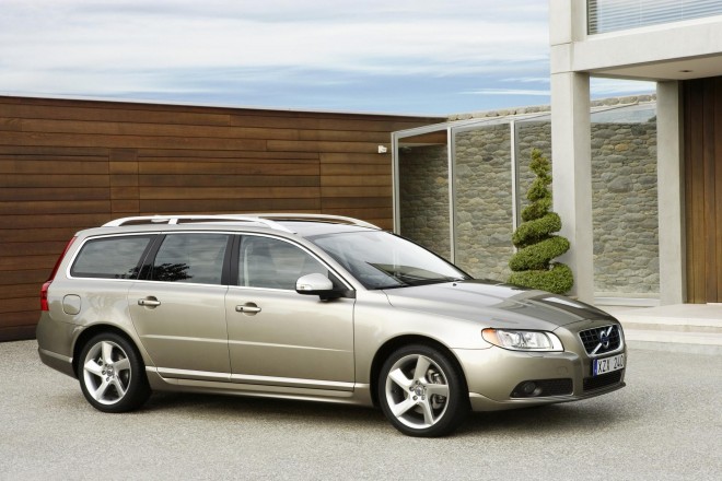 2010 Volvo V70 Wallpapers