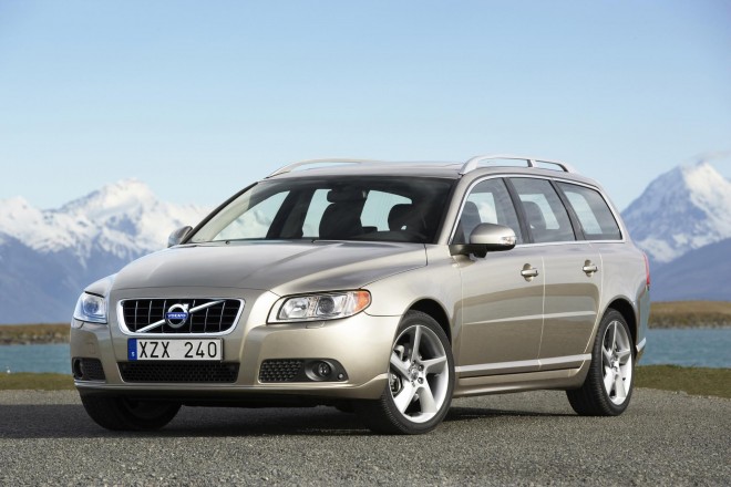 2010 Volvo V70 Wallpapers