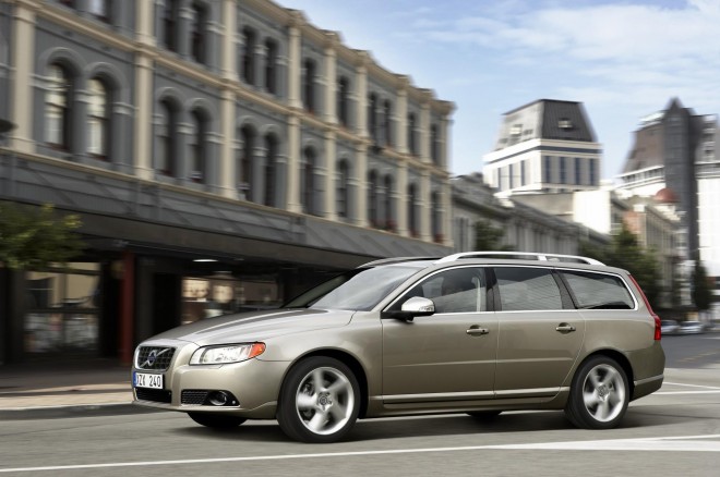 2010 Volvo V70 Wallpapers
