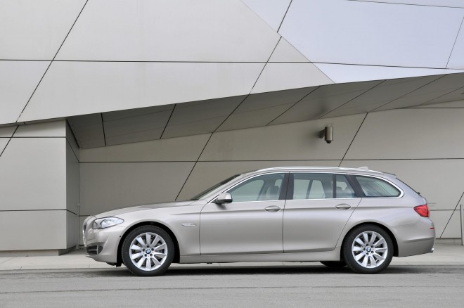 2011 BMW 5 Series Touring Wallpapers
