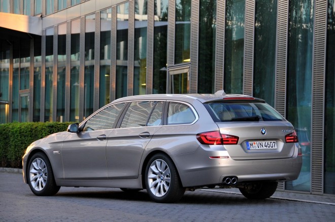 2011 BMW 5 Series Touring Wallpapers