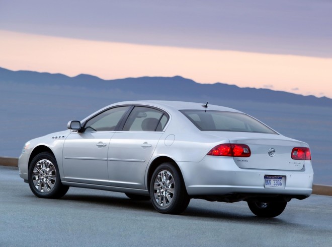 2011 Buick Lucerne Wallpapers