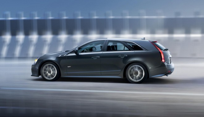 2011 Cadillac CTS-V Sports Wagon Wallpapers