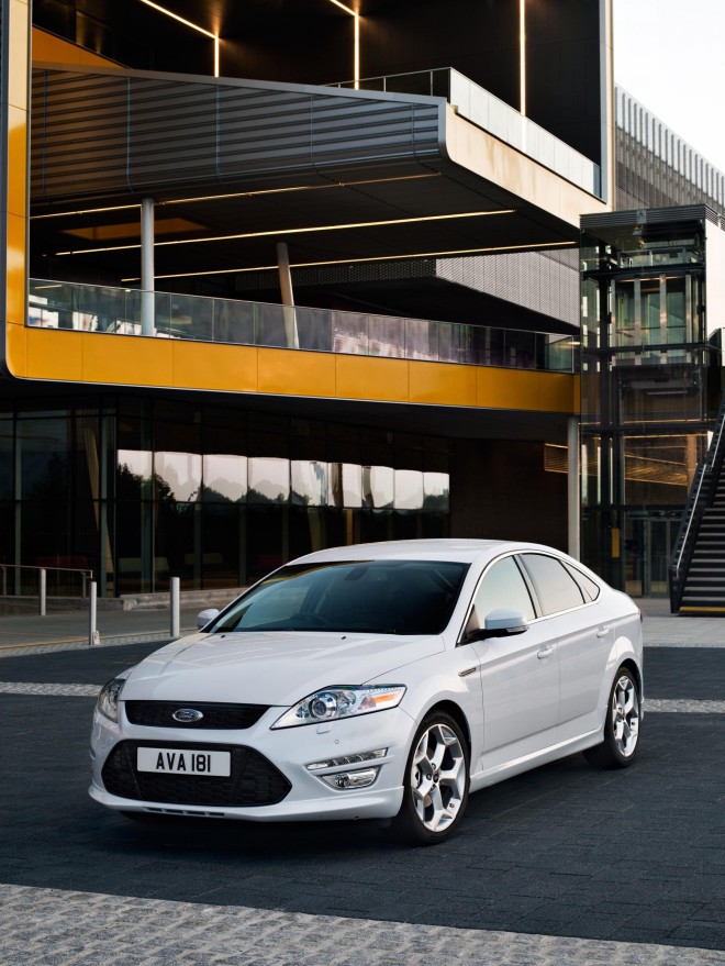 2011 Ford Mondeo Wallpapers