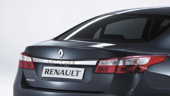 2011 Renault Latitude Wallpapers