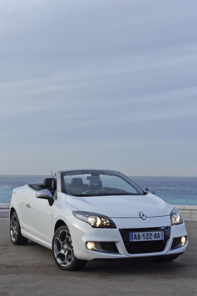 2011 Renault M&Atilde;&copy;gane Coup&Atilde;&copy; Wallpapers