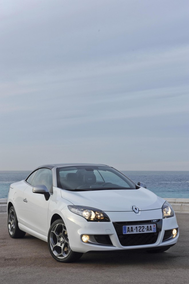 2011 Renault M&Atilde;&copy;gane Coup&Atilde;&copy; Wallpapers
