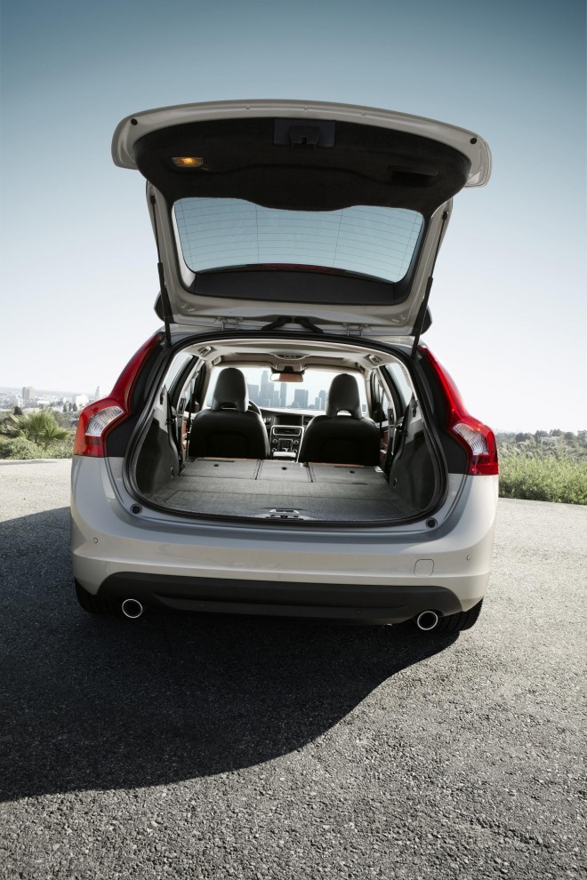 2011 Volvo V60 Wallpapers