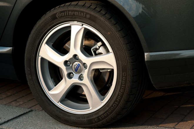 2011 Volvo V70 Wallpapers