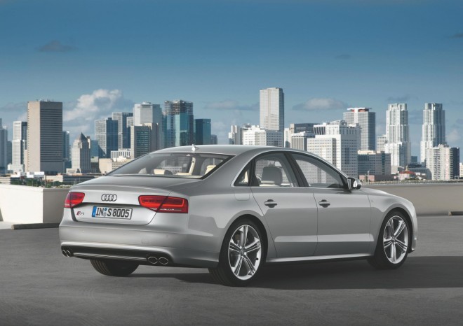 2012 Audi S8 Wallpapers