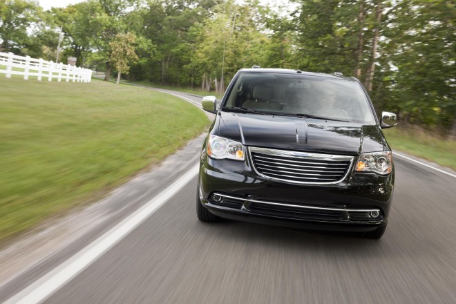 2012 Chrysler Town & Country Wallpapers