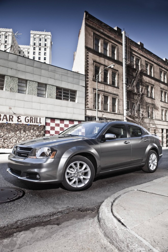 2013 Dodge Avenger Wallpapers
