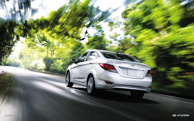 2013 Hyundai Accent Wallpapers