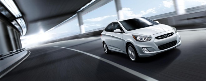 2013 Hyundai Accent Wallpapers