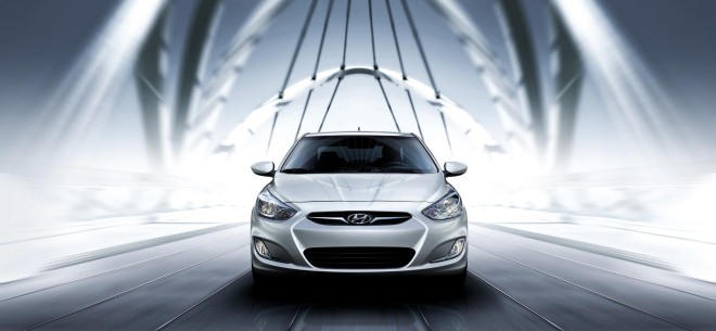 2013 Hyundai Accent Wallpapers