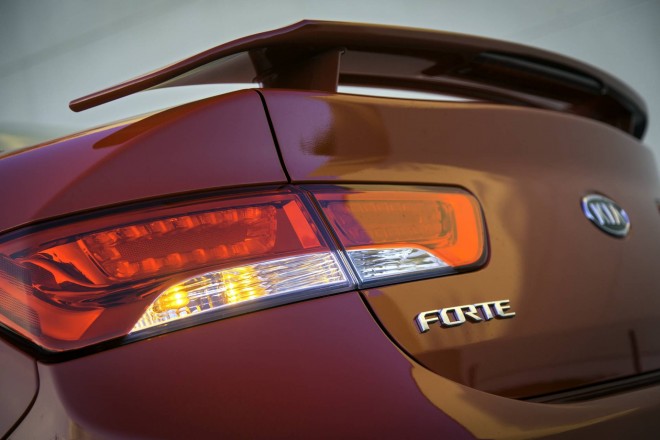 2013 Kia Forte Koup Wallpapers