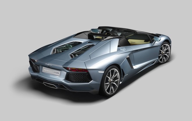 2013 Lamborghini Aventador LP 700-4 Roadster Wallpapers
