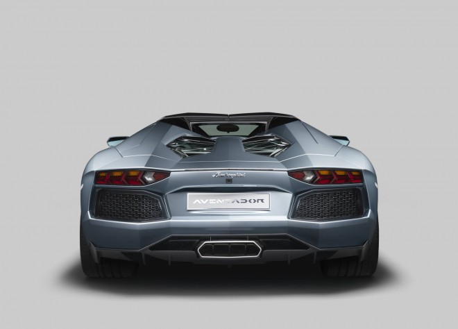 2013 Lamborghini Aventador LP 700-4 Roadster Wallpapers